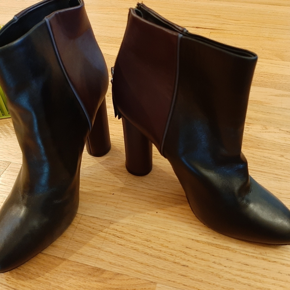 CAbi Heels Leather Zip Ankle Shoes SZ 10 NEW #6004